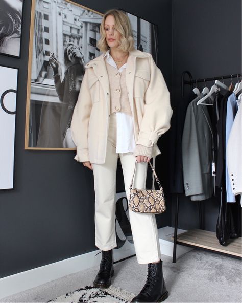 Styling Dr Marten boots with neutrals for autumn Charlotte Buttrick, 1460 Pascal Virginia, Styling Dr Martens, Dr Martens 1460 Pascal, 2020 Outfits, Pinterest Wardrobe, Street Style Blog, Beige Outfit, Dr Martens Boots