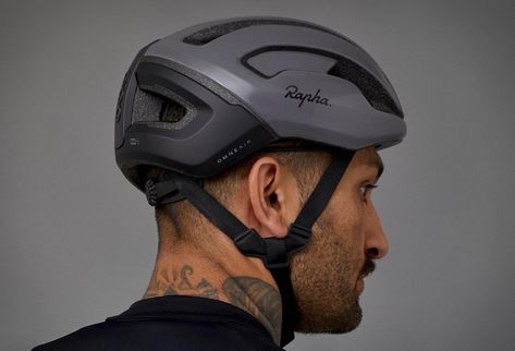 cycling helmet Rapha Cycling, Supra Shoes, New Helmet, Cycling Club, Racing Gear, Racing Helmets, Mens Gear, Cycling Helmet, Commuter Bike