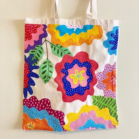 Hand Bag Painting Ideas, Totes Painting Ideas, Painted Totes Ideas, Paint On Canvas Bag, Painted Canvas Bags Ideas, Totebag Illustrations, Painting Ideas On Canvas Bag, Painting Canvas Bags Ideas, Canvas Bags Painting Ideas