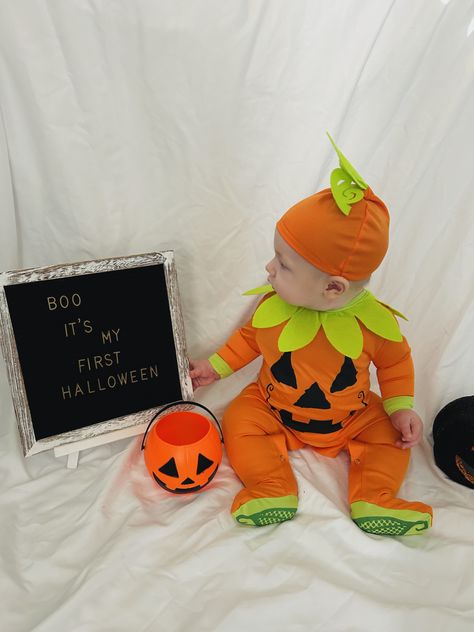 Halloween photo shoot, baby boy pumpkin Diy Halloween Baby Photoshoot, Diy Halloween Photoshoot, First Halloween Pictures, Baby Halloween Photoshoot, Halloween Baby Photoshoot, Monthly Baby Photoshoot Ideas, Halloween Baby Pictures, Diy Photo Shoot, Baby Pumpkin Costume