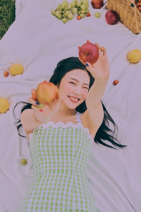 Reve Festival Day 2, Picnic Photo Shoot, Pretty Body, Soo Young, Joy Red Velvet, Photography Editing Apps, Fruit Photography, Prop Styling, Summer Lookbook