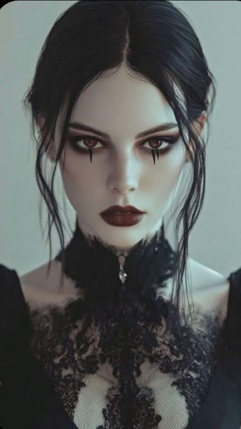 Vampire Women’s Costume, Vampire Costume Photoshoot, Witch Look Halloween, How To Witch Makeup, Women Vampire Costume Ideas, Best Halloween Makeup Ideas, Vampiress Costume Diy, Vampire Female Costume, Womens Vampire Makeup