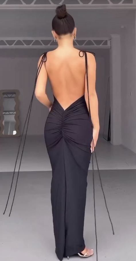 Unreal Dresses, Beach Ritual, Blue Prom Suits For Guys, Back Less Dress, Chantal Goya, Modest Long Dresses, Classy Wedding Dress, Boujee Outfits, Fits Aesthetic