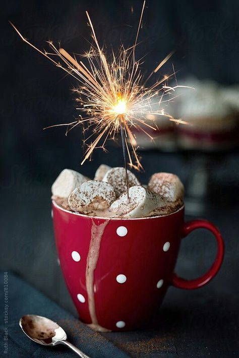 Hot Chocolate Marshmallows, Cocoa Bar, Winter Drinks, Christmas Feeling, Christmas Mood, Christmas Coffee, Christmas 2019, Christmas Aesthetic, Cozy Christmas