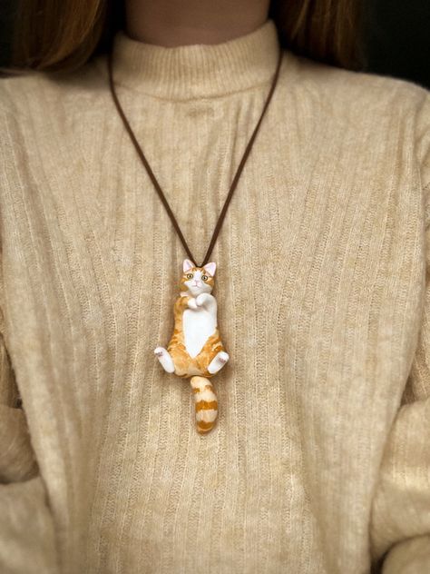 Cat, cat art, cat necklace, custom cat figurine, custom cat portrait, handmade cat, custom cat, animal jewelry, animal necklace Polymer Clay Cat Necklace, Cat Clay Art, Clay Necklace Ideas, Cat Clay, Polymer Clay Cat, Clay Cat, Animals Information, Clay Birds, Clay Moulding