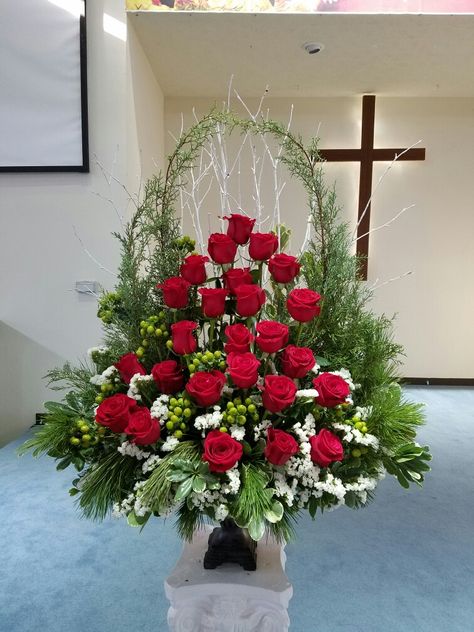 Flower Arrangements Ceremony, Alter Flowers, Flower Arrangements Ideas, Valentine Flower Arrangements, Easter Flower Arrangements, Altar Arrangement, Rose Flower Arrangements, Large Floral Arrangements, Altar Flowers