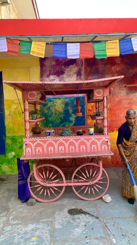 Indian Tea Stall Design, Chai Stall, Chai Cart, Chai Drinks, Chai Wala, Tea Stall, Drinks Cart, Pakistan Culture, Coffee Trailer