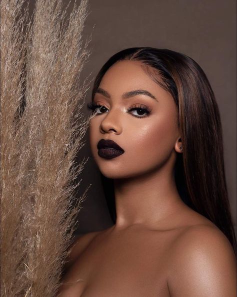 Birthday Shoot Makeup Looks, Mihali Ndamase, South African Makeup, Make Up Looks Black Women, Black Queen Makeup, Black Lipstick Makeup, Mihlali Ndamase, Black Bridal Makeup, African Makeup