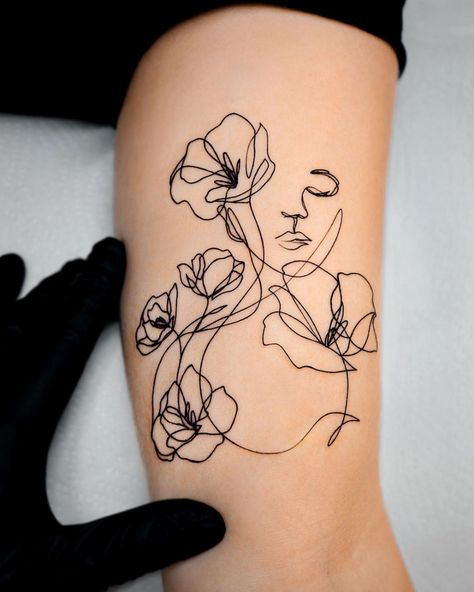 Sensual one line technique in tattoos by Pauline | iNKPPL Love Tattoo Ideas, Self-love Tattoo Ideas, Continuous Line Tattoo, Empowering Tattoos, One Line Tattoo, Self Love Tattoo, Single Line Tattoo, Love Tattoo, Thigh Tattoos Women