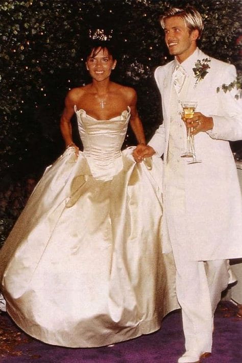 90’s Wedding Dress, Vera Wang Wedding Dress Vintage, Early 2000s Wedding Dress, Vintage Vera Wang Wedding Dress, David Beckham Wedding, 90s Wedding Aesthetic, Victoria Beckham Wedding Dress, Victoria Beckham Wedding, Beckham Wedding