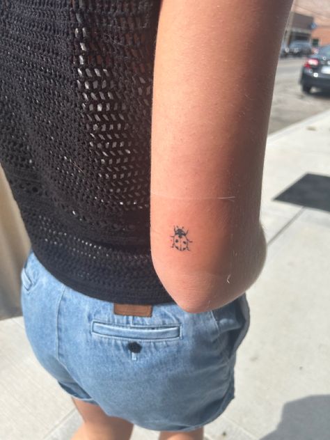 Cute Dainty Tats, Fun Feminine Tattoos, Ladybug Tattoo Placement, Last Bug Tattoo, Ladybug Tattoo Linework, Ladybug Knee Tattoo, Doodle Bug Tattoo, Ladybug Elbow Tattoo, Lady Bug Fine Line Tattoos