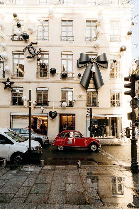 Paris Christmas Aesthetic, Christmas In Paris Aesthetic, Paris At Christmas, Paris Christmas Market, Chanel Christmas, Paris Trip Planning, Paris Buildings, Coffee In Paris, Paris Chanel