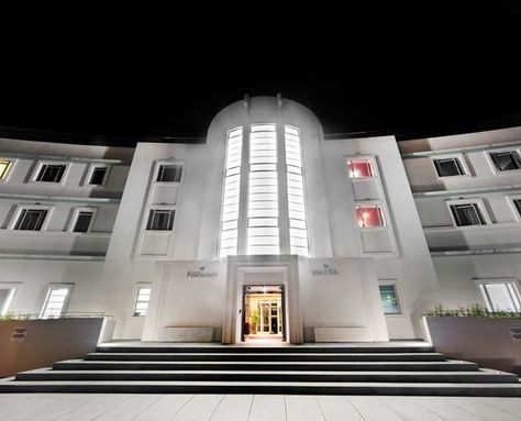 Entrance of the Midland Hotel, Morecambe Art Deco Houses, Art Deco Doors, Midland Hotel, Art Deco Buildings, The Lake District, Art Deco Architecture, England Travel, Art Deco Inspired, Lake District