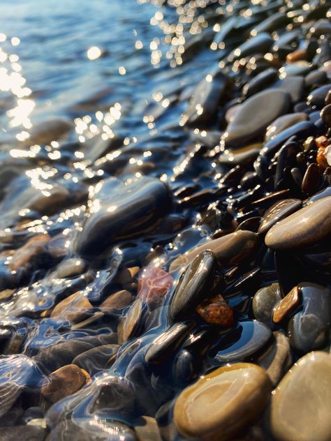 Pebble Aesthetic, Pebbles In Water, Pebbles Aesthetic, Ghibli Summer, Gay Werewolf, Hoodie Business, Pebbles Photography, Rocks Aesthetic, Sea Rocks Photography