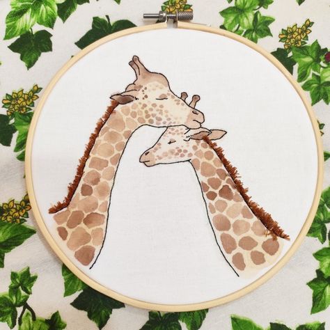 Giraffe Embroidery, Embroidered Giraffe, Embroidery Wedding, Mexican Embroidery, Giraffe Pattern, Handmade Embroidery, Giraffes, Embroidery Hoop, Hand Embroidery