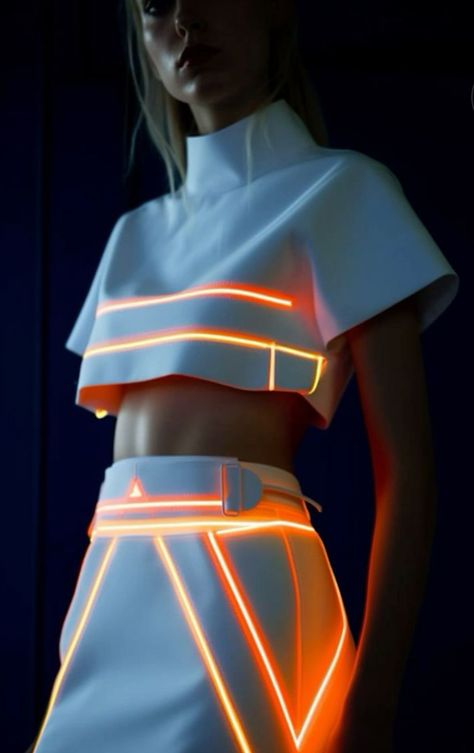 Futuristic Clothes Women, Futuristic Clothes Aesthetic, Cyberpunk Look Future Fashion, Futuristic Womens Fashion, Futuristic Fashion Women Street Style, Future Outfit Space, Futuristic Technology Fashion, Cute Futuristic Outfits, Abstract Tech Aesthetic Outfit