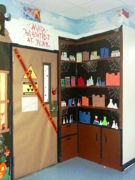 Science Classroom Halloween Decorations Science Classroom Door, Science Room Decor, Mad Scientist Lab, Halloween Classroom Decorations, Science Room, Uhyggelig Halloween, Science Classroom Decorations, Mad Scientists, Science Decor