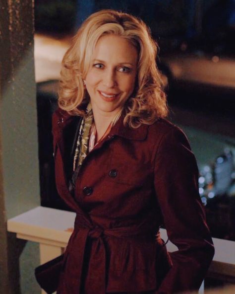 Norma Bates, Norman Bates, Vera Farmiga, Bates Motel, Teenage Years, Long Legs, Keep Calm, Red Leather Jacket, Tv Shows