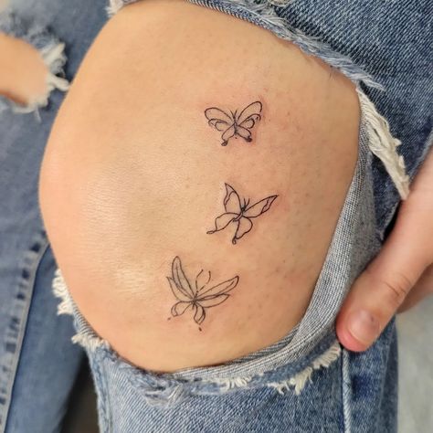 Knee Tattoo Minimalist, Butterfly On Knee Tattoo, Minimal Knee Tattoo, Tattoos For Above The Knee, Thigh Tattoos Women Above Knee, Flower Above Knee Tattoo, Small Knee Tattoos Women, Side Of Knee Tattoos Women, Lower Leg Tattoos Women Calves