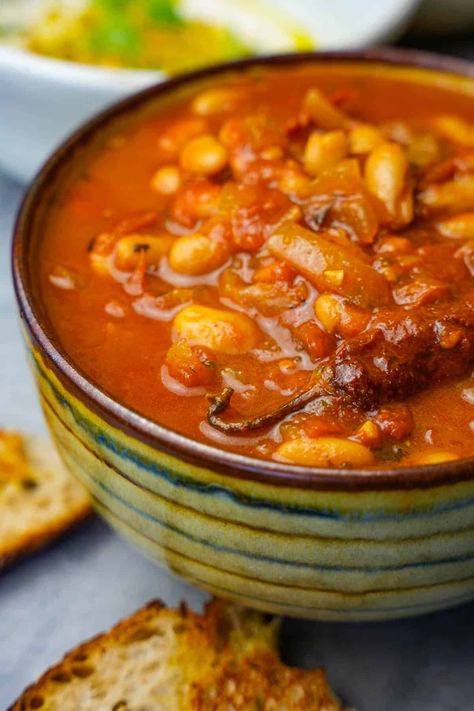 Loubia (Moroccan stewed white beans) Morrocan Stew, Moroccan Soup, Green Beans Soup, Moroccan Stew, White Bean Stew, Beans Soup, Bean Dishes, Moroccan Cooking, Beefsteak Tomato