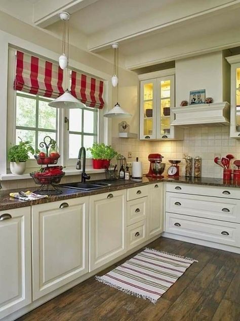 Cocina Shabby Chic, Red And White Kitchen, Red Kitchen Decor, Kitchen Manufacturers, Farmhouse Kitchen Island, Cottage Kitchens, Kitchen Farmhouse, Kitchen Island Design, Red Kitchen