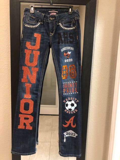 I custome make Junior/Senior overalls and pants for Homecoming. Cheer Pants Ideas, Hoco Spirit Pants Ideas, Spirt Week Pants Ideas, Junior Jeans Painted, Homecoming Jeans Junior, Junior Pants Ideas, Senior Class Pants, Class Pants Ideas, Junior Homecoming Pants