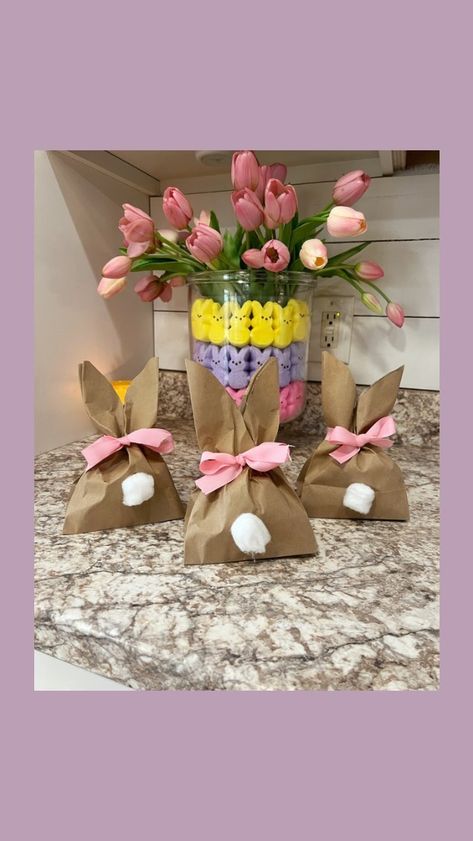 DIY easter bunny treat bags! 🐰🐰 These are so simple to make and they would make great gifts for kids and/or teachers!😍 Just get a brown… | Instagram Diy Treat Bags, Easter Bunny Treat Bags, Bunny Treat Bags, Diy Treat Bag, Diy Easter Bunny, Easter Bunny Treats, Brown Paper Bags, Bunny Treats, Bunny Bags