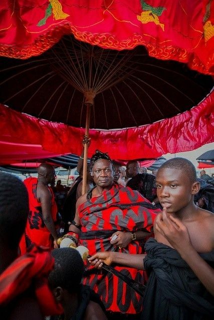 Ghana Culture, Ashanti People, All About Africa, African Life, African Royalty, Colorful Umbrellas, African American Culture, African People, African History