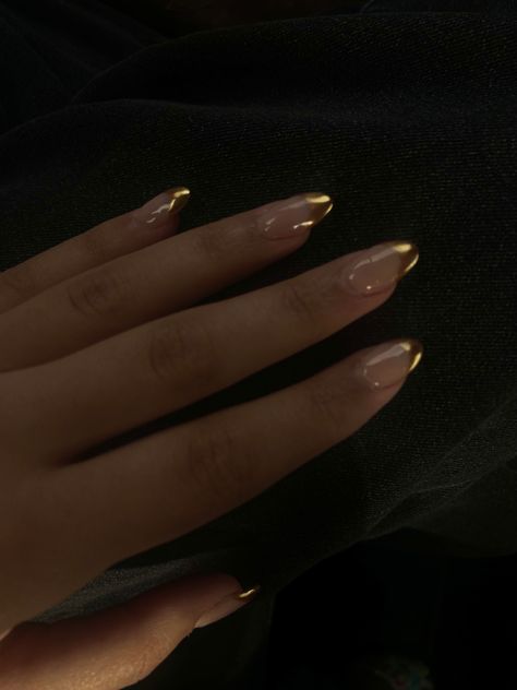 Nails Almond Nail Ideas French Tip, Nails That Would Go With A Red Dress, Hoco Nails For Brown Dress, Simple Prom Nails French Tips, Prom Nails Gold Glitter, Nails To Match Gold Jewelry, Nails For A Gold Prom Dress, Prom Nails For Black Dress Simple, Cute Simple Hoco Nails