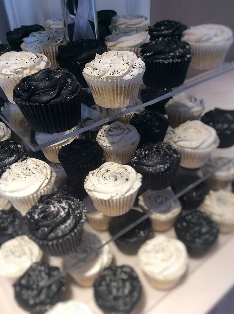 Black Tie Theme Birthday Party, Black Tie Party Food, Silver And Black Graduation Party Ideas, Black And White Tie Party, Black And Silver Dessert Table Ideas, Black Aesthetic Party Decor, Black Tie Sweet 16 Party Ideas, Black Tie 21st Birthday, Black Tie Sweet 16