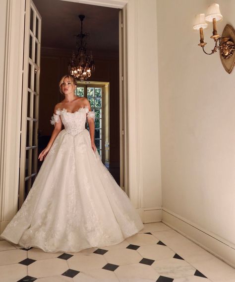 Looking for a dress that will fulfill your princess fantasy? Look no further than this ballgown from Martina Liana, style 1704👑 #weddingdress #martinaliana #ballgown #ballgownweddingdress #chicagobride Fantasy Look, Princess Fantasy, Martina Liana Wedding Dress, Fantasy Princess, Martina Liana, Ball Gown Wedding Dress, Wedding Shoot, A Dress, Wedding Inspo