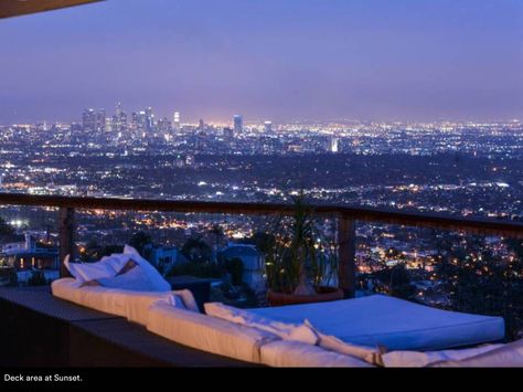 Spectacular Home With Breath Taking View - Houses for Rent in Hollywood Hills, California, United States Los Angeles Penthouse, Condo Penthouse, Mansion Aesthetic, Penthouse View, Castle Exterior, New York Vibes, Hollywood Hills Homes, Account Balance, Hollywood Homes