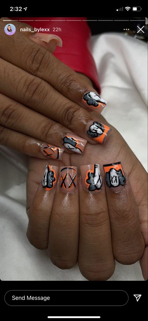 Short Square Acrylic Nails Kaws, Short Kaws Acrylic Nails, Kaws Nails Art Short, Kaws Nails Design Short, Kaws Short Nails, Baddie Nail Art Short, Kaws Nails Short, Kaws Nails Art, Cute Baddie Nails Short