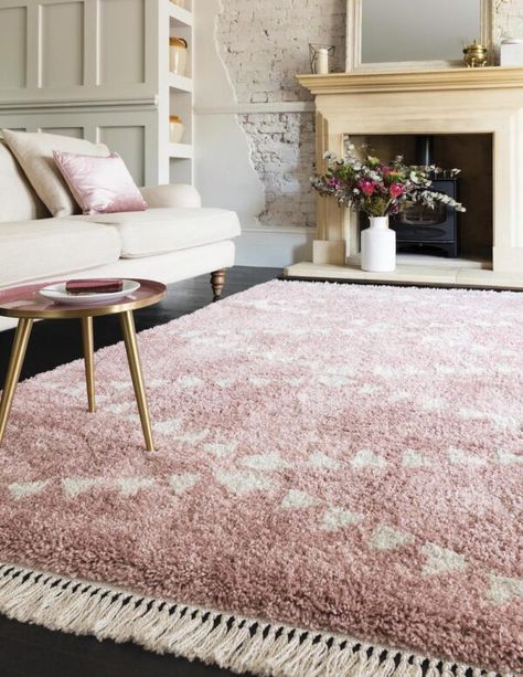 Genuine Pink Interior Design - How to Add This Trend Color to Your Home - Thursd Fringe Rugs, Easy Living, Bohemian Interior, Pink Area Rug, Moroccan Design, Pink Interior, Styl Boho, Shaggy Rug, Soft Rug