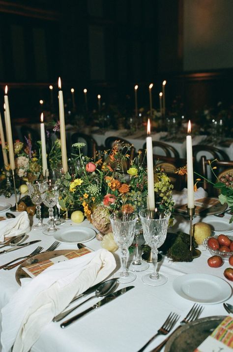 Italy Wedding Table Decor, Chill Wedding Aesthetic, One Table Wedding Dinner, Vintage Flower Centerpieces Wedding, Garden Wedding Italian, Nontraditional Reception Ideas, Pickle Wedding, Wedding Table Taper Candles, Wedding Outdoor Tables