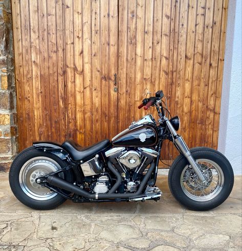 Harley Davidson Fat boy 1340 evolution 1993 Bobber by Fum-li Garatge Fat Boy Harley Davidson, Hd Motorcycles, Harley Fatboy, Harley Davidson Fatboy, Bobber Bikes, Chopper Bike, Harley Softail, Harley Bikes, Fat Boy