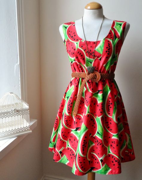 Watermelon Outfit, Watermelon Dress, Kitsch Vintage, Vintage Whimsical, Whimsical Dress, Green Watermelon, Cutwork Blouse Designs, Dress Boho, Dress Suits