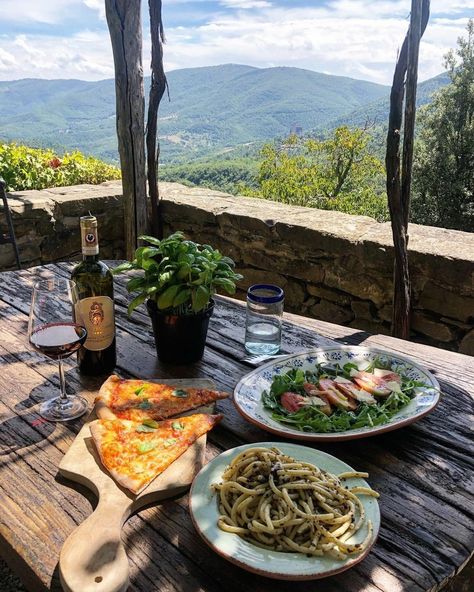 Food Aethstetic, Cortona Italy, Mediterranean Kitchen, Under The Tuscan Sun, Meal Prep Bowls, Think Food, Julia Child, Italian Summer, Delicious Healthy Recipes