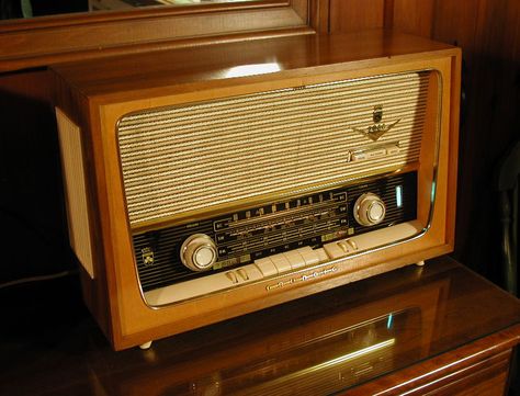 Grundig Radio, 1950s, Germany 70s Radio Aesthetic, 50s Radio Aesthetic, 1950s Germany, 1940s Radio Aesthetic, 70s Radio, 1950s Radio, Old Radio, Golden Age Of Radio, Retro Radios