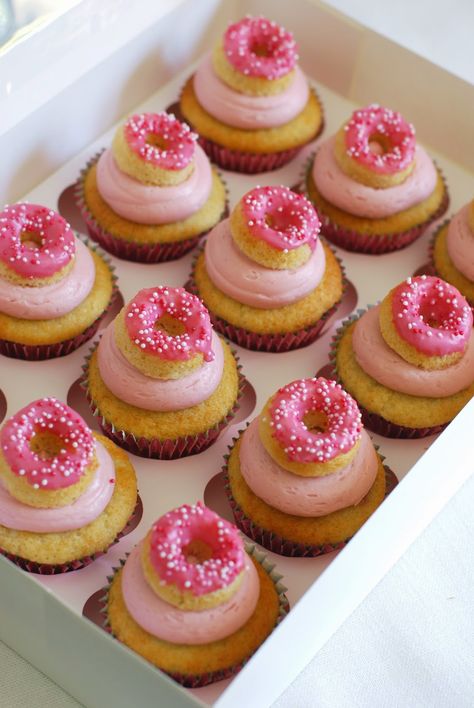 2 Sweet Cupcakes, Cupcakes With Mini Donuts On Top, Donut Cupcakes Birthday, Sweet One Birthday Cupcakes, Donut Cupcakes Ideas, Two Sweet Cupcakes, Donuts From Biscuits, Doughnut Cupcakes, Make Donuts At Home