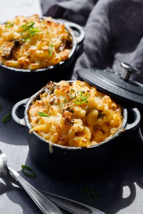 Mac and Kim-Cheese - Ultra creamy white cheddar mac and cheese mixed with spicy kimchi! Mac And Cheese Photography, Mac & Cheese, Mac And Cheese Aesthetic, Max And Cheese, Cheese Varieties, Meatless Entrees, Spicy Kimchi, Cheesy Mac, Classic French Onion Soup