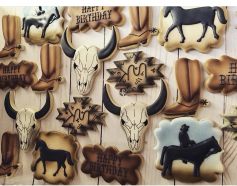 Cow Skull Cookies Decorated, Western Royal Icing Cookies, Western Decorated Cookies, Cowboy Sugar Cookies Decorated, Bull Cookies, Western Cookies Decorated, Longhorn Cookies, Skull Cookie Decorating, Western Sugar Cookies