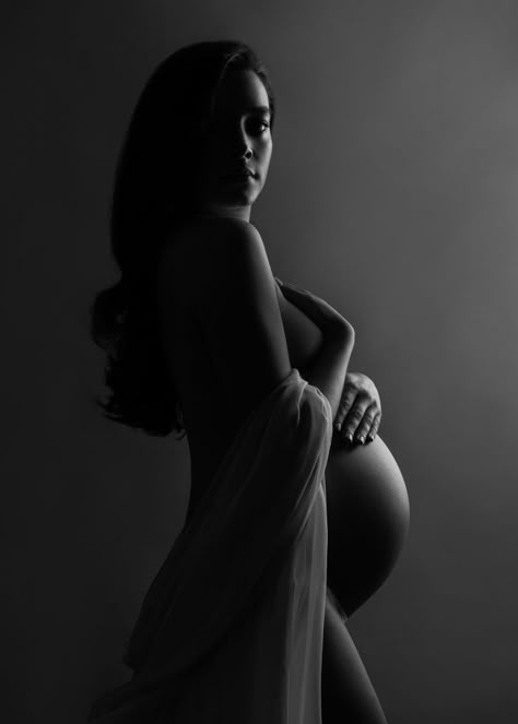 Maternity Photography Black Couples, Home Maternity Photography, Studio Maternity Shoot, Maternity Studio Photoshoot, Studio Maternity Photos, Maternity Photo Outfits, Maternity Photography Poses Couple, Maternity Photography Studio, Maternity Photography Poses Pregnancy Pics