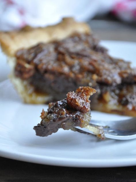 Chocolate Pecan Pie Without Corn Syrup, Chocolate Pecan Pie No Corn Syrup, Pecan Pie Recipe No Corn Syrup, Chocolate Pecan Pie Recipe, Chocolate Bourbon Pecan Pie, Pie Crust Recipe Easy, Best Pecan Pie, Bourbon Pecan Pie, Pecan Pie Easy