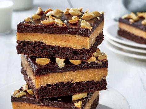 Peanut Butter Fudge Bars, Desserts Without Eggs, Squares Recipes, Desserts Mini, No Egg Desserts, Butter Desserts, Chocolate Peanut Butter Fudge, Summer Sweets, Keto Salad