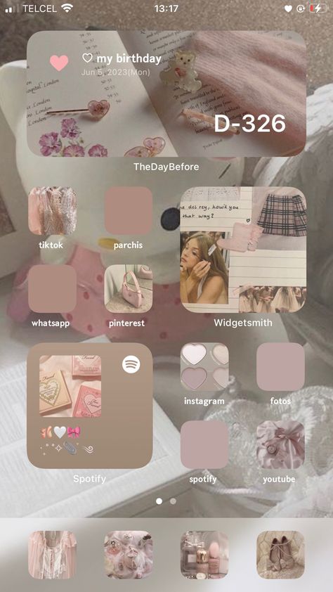 Pink Theme Iphone, Homescreen Wallpaper Layout, Aesthetic Iphone Home Screen Layout, Homescreen Wallpaper Iphone, Pink Phone Theme, Wallpaper Layout, Phone Apps Iphone, Ios App Iphone, Iphone Wallpaper Ios