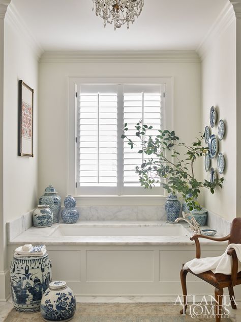 Master Bathrooms Bathtubs, Traditional Master Bath Ideas, Jacuzzi Tub Bathroom Decor, Classic Master Bath, Traditional Master Bath, Master Bath Decor, Blue White Bathroom, Master Bath Tub, Tub Surround Ideas