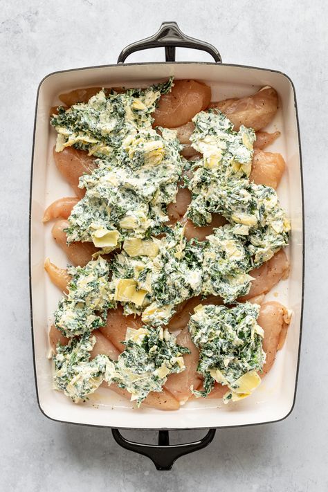 Artichoke Bake, Spinach Artichoke Recipes, Recipe Greek Yogurt, Chicken Spinach Artichoke, Chicken Spinach Bake, Creamy Chicken Spinach, Greek Yogurt Cream Cheese, Canned Artichoke, Yogurt Cream Cheese