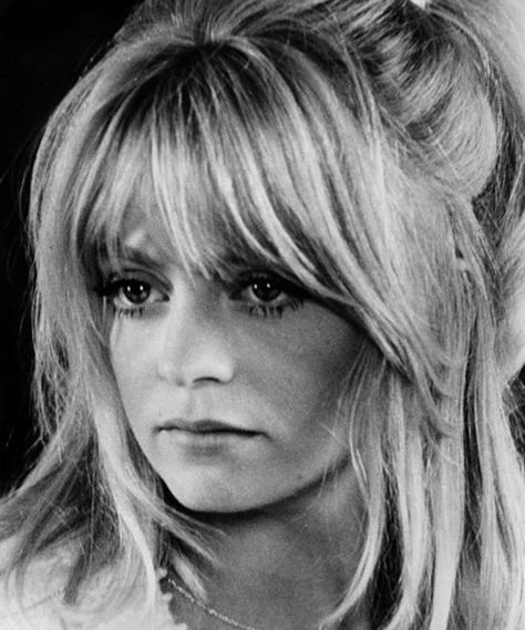 original Goldie Hawn Bangs...could it be more perfect? Shampoo 1975, Goldie Hawn Hair, 70s Hair Styles, Big Bangs, 70’s Hair, 70s Hair, Hollywood Hair, Fringe Bangs, Goldie Hawn