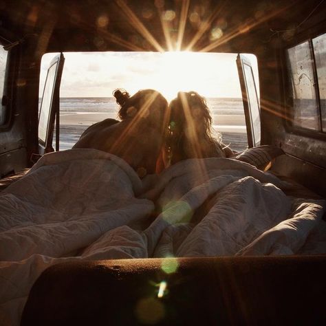 Travel (@TravelingSnaps) | Twitter Couple Funny, Instagram Couples, Camping Photography, Foto Poses, A Truck, 인물 사진, Travel Couple, Two People, Hopeless Romantic